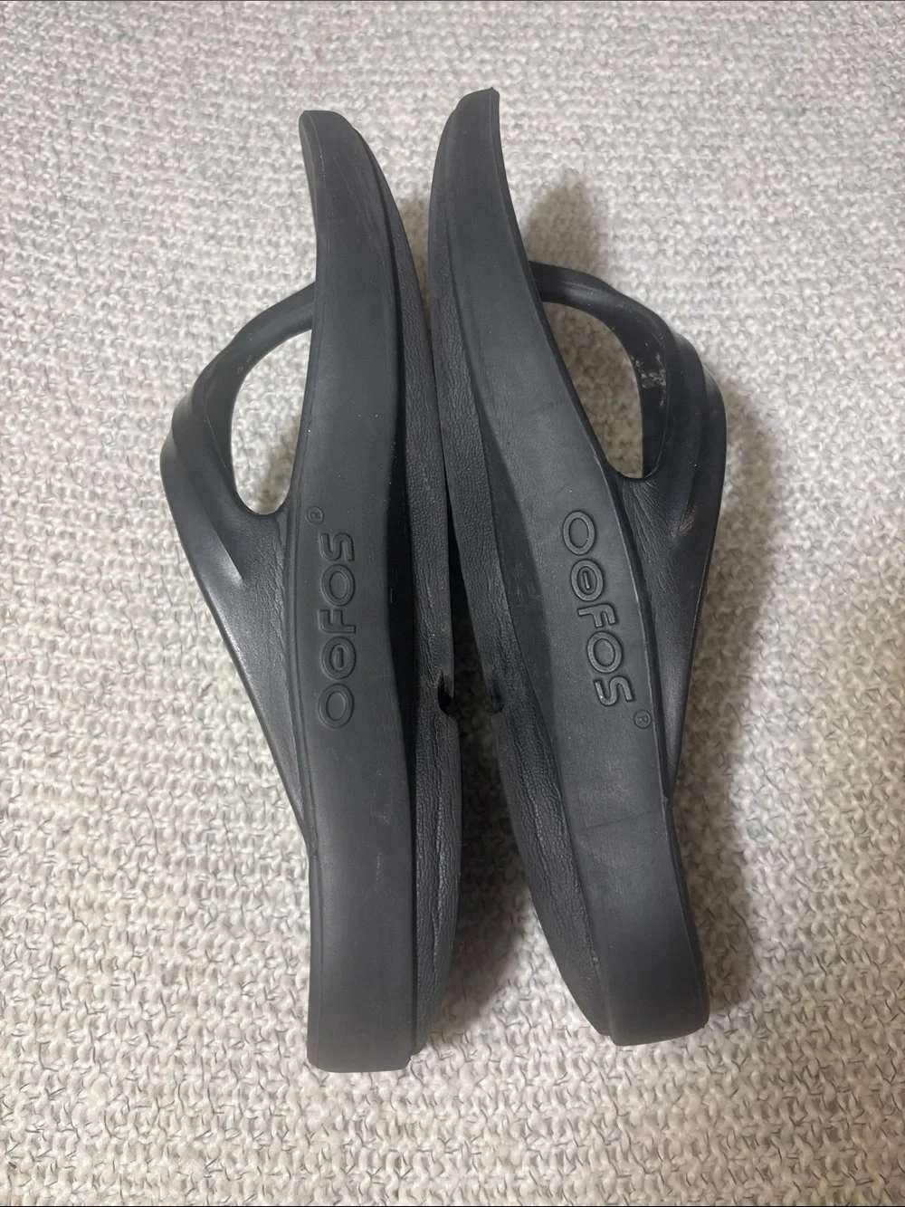 OOFOS Black Recovery Flip-Flop Sandals W8